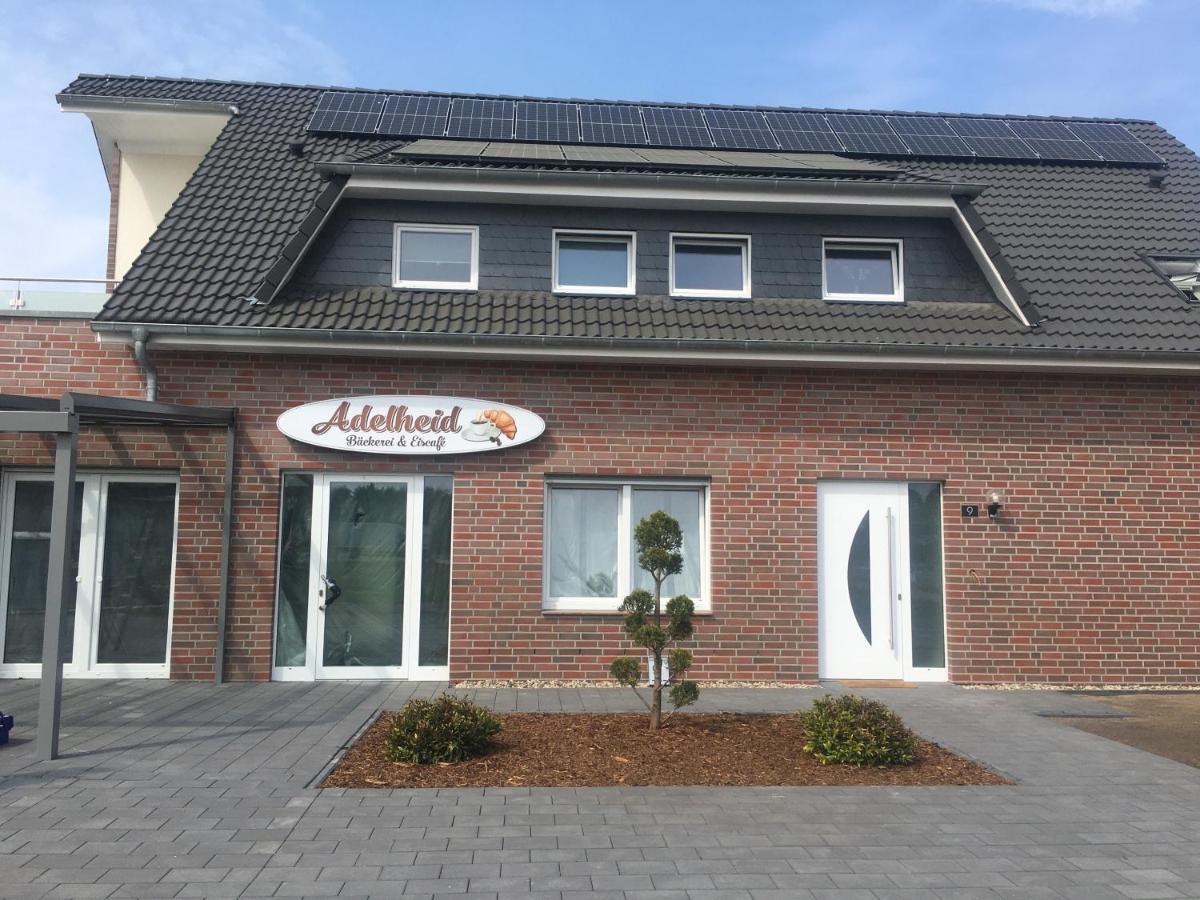 Gaeste Und Messezimmer Adelheidsdorf Bagian luar foto