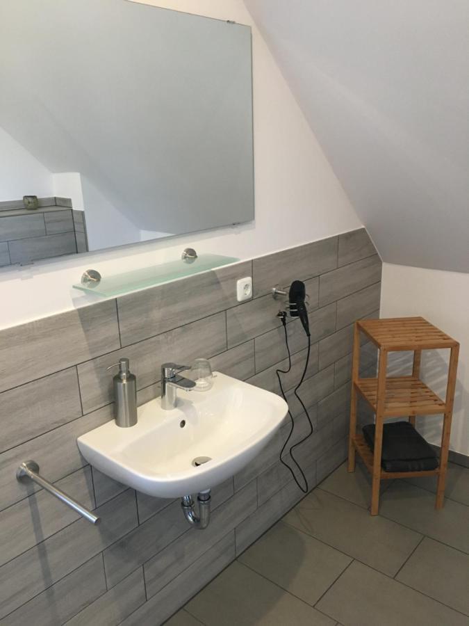 Gaeste Und Messezimmer Adelheidsdorf Bagian luar foto