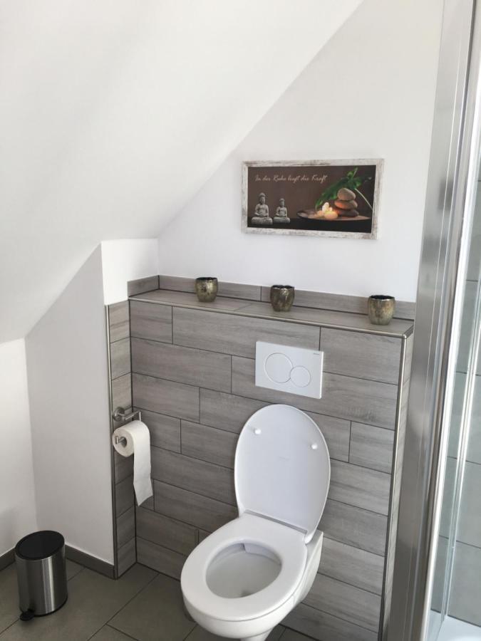 Gaeste Und Messezimmer Adelheidsdorf Bagian luar foto