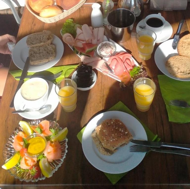 Gaeste Und Messezimmer Adelheidsdorf Bagian luar foto